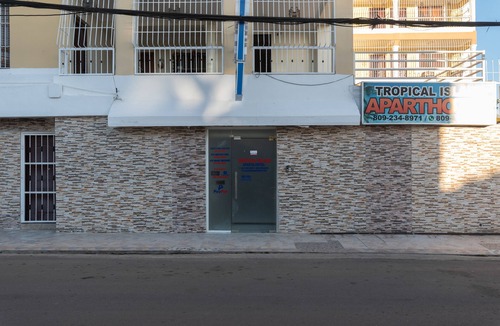 Corales del Sur Apartment | Modern 1-Bedroom Apartment with Private Balcony Fast Wi-Fi Santo Domingo Este