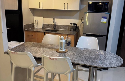Socorro Condo | Modern 2-Bedroom Condo in Vibrant Araneta City, QC