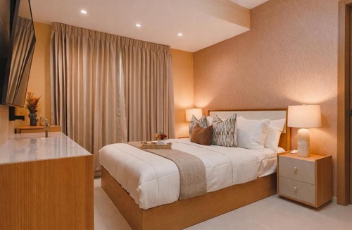 Evaristo Morales Apartment | Modern 2BR in Evaristo Morales with Pool Gym and Balcony