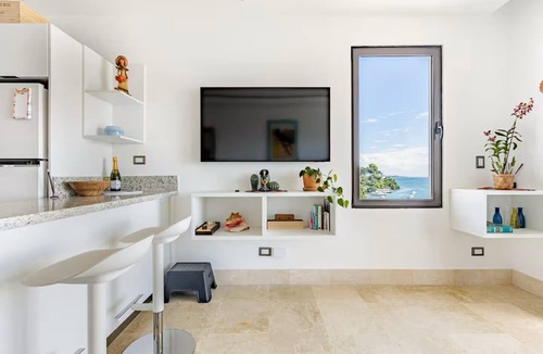 Samana Condo | Modern 2BR Oceanview Retreat w/Balcony Walk to Bay