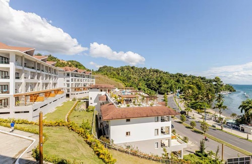 Samana Condo | Modern 2BR Oceanview Retreat w/Balcony Walk to Bay