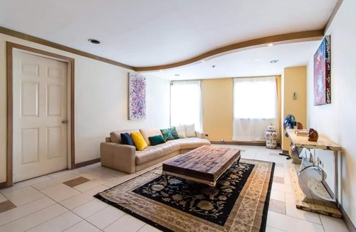 Santo Domingo Apartment | Modern Art 3-Bedroom Penthouse @ Q.C