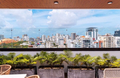 Santo Domingo Apartment | Modern High Floor Oasis in Santo Domingo - City Center