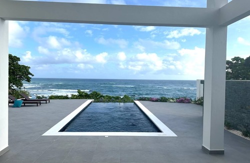 Cabrera House | Modern Oceanfront 4-bedroom house with pool, WiFi, AC in lovely town of Cabrera