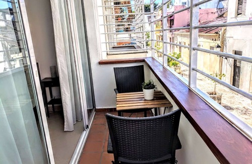 San Anton Apartment | Modern Room+PrivateBath&Entrance+Balcony Col. Zone