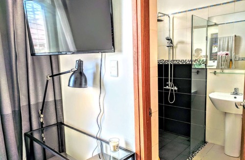 San Anton Apartment | Modern Room+PrivateBath&Entrance+Balcony Col. Zone