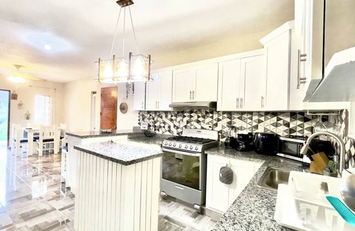 Jarabacoa Cabin | Mountain view villa with HOT Jacuzzi and 3bedroom