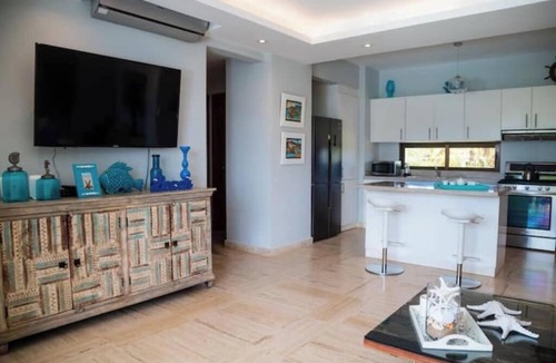 La Ceiba House | New 3 BR Penthouse at Playa Bonita P302