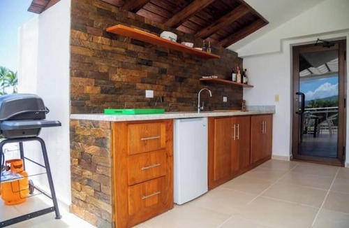 La Ceiba House | New 3 BR Penthouse at Playa Bonita P302