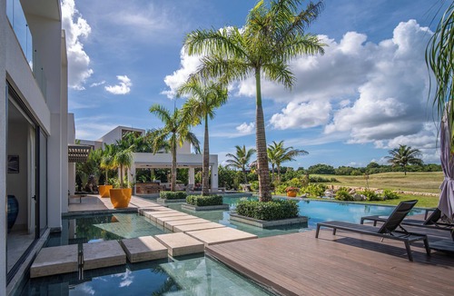 Los Altos Villa | New Luxury 5BR Oasis in the Heart of Casa de Campo - Golf cart inlcluded
