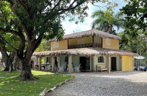 Caribbean Islands Villa | NizaoBeachLodge+SeaView+Cozy+3Br-8Px-4Bds-FrontBeach-WiFi-BBQ