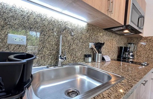 Urbanizacion Tavarez Apartment | Nouveau condo bien meublé et equippé, avec piscine, proche de tout á Sosua