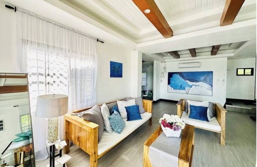 Lila House | Ocean View Villa w/Infinity edge Pool, AC Comfort & Bohol Island Bliss