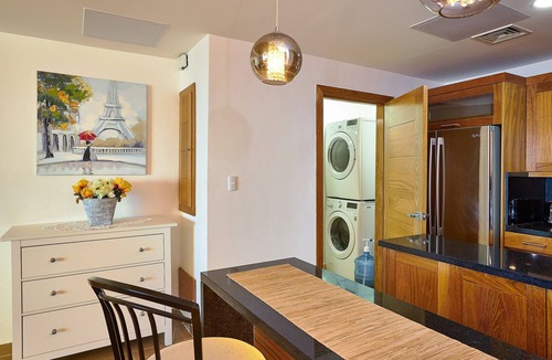 San Geronimo House | Oceanfront Escape | Malecón Center| Yellowkey