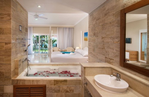 Los Brazos Resort | Oceanside Studio at an All-Inclusive Resort