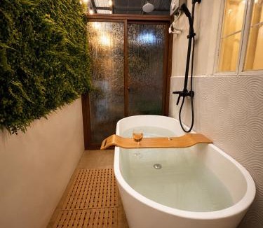 Subic House | Outdoor Bathtub in Subic for Family and Group Stay