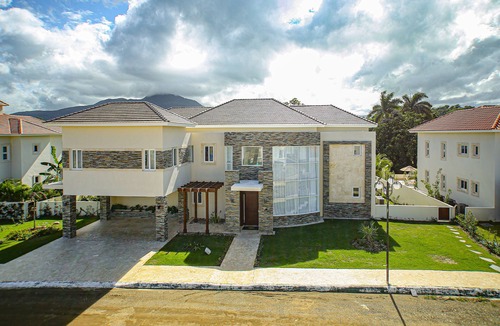 Puerto Plata Villa | Owner-Rented Contemporary All-Inclusive Tropical Villa