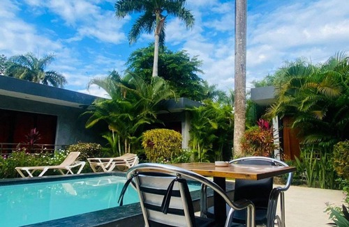 Urbanizacion Tavarez Apartment | Papi, find a chica and relax by the pool!