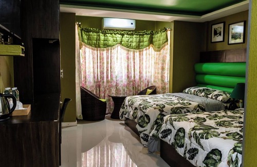 Amadeo Resort | Patio Buendia Farm Resort and Events Place