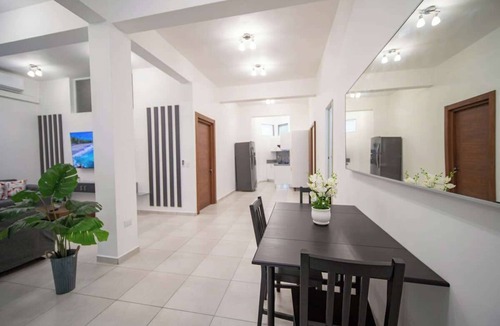 El Batey Apartment | Plaza Achim 6A, Modern APT 250m from Sosua beach!