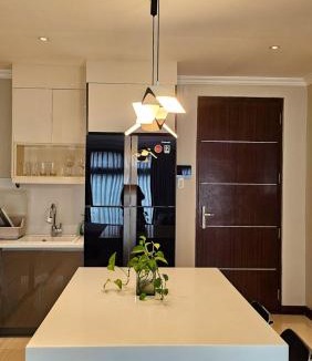 Makati Apartment | Poblacion Studio Apartment with Balcony