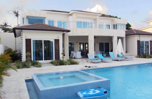 Los Brazos Villa | Private 3-7 Bedroom Villa with Pool at Lifestyle Holidays Vacation Club