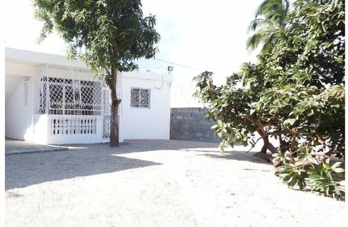 Bajos de Haina House | Quiet refuge in San Gregorio de Nigua, history, nature and security.