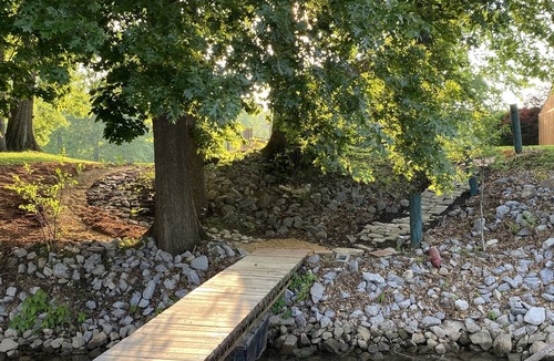 Chapmansboro Cabin | “Riverhouse Escape w/Dock, Kayak + Fire Pit” Close to Nashville.