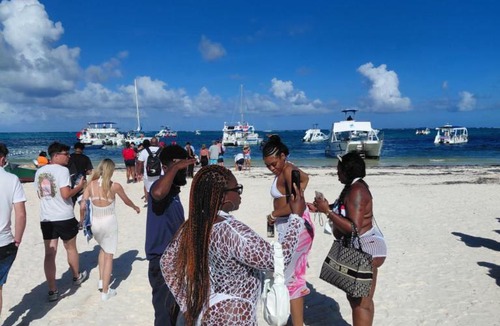 Playa Bibijagua Bed & Breakfast | Rolando share apart