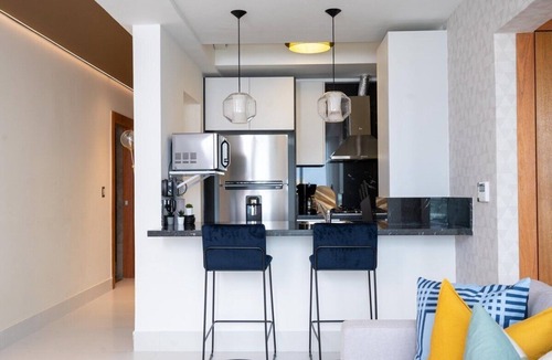 Lope De Vega Condo | ★RooftopPool-KINGbed-Views-Gym-WiFi-A/C-YellowKey★