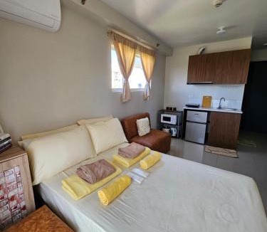Lapu-Lapu Apartment | Saekyung Village 1 Phase 3 Condo with Side Window and Balcony