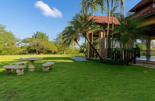 Santiago Province Villa | Santiago Mountain Villa: Pvt Pool, Cinema & Chef Avail