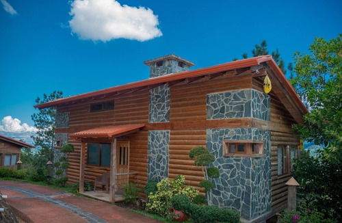 Jarabacoa Ski Chalet | Scenic and Cozy 2 Bedroom Chalet