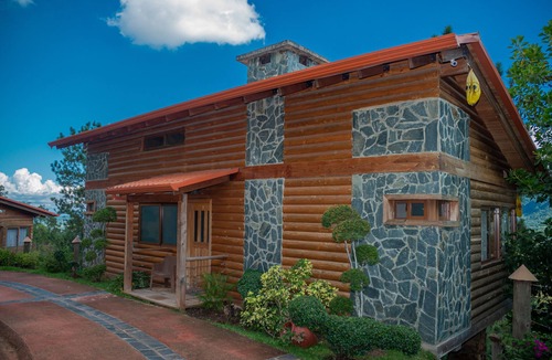Jarabacoa Ski Chalet | Scenic Coxy and Romantic 2 Bedroom Chalet with Jacuzzi on the balcony