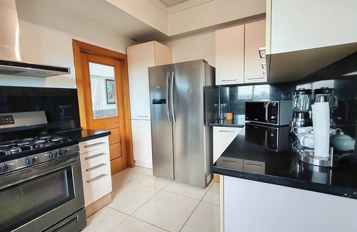 Evaristo Morales Apartment | SD City Center 4BR PH - Jacuzzi, BBQ & Luxury Stay