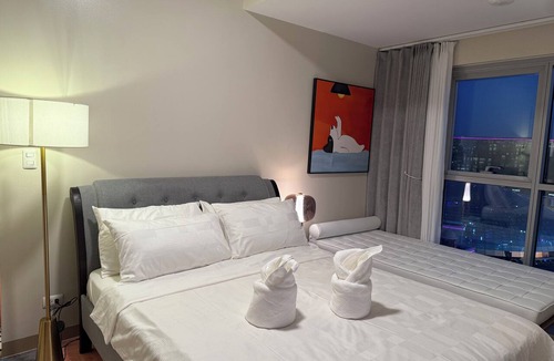 Tambo Apartment | Seaview 1 BR with 2 Infinity Pools & 1 Gym Free Next to Okada Near Airport MOA