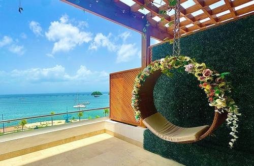 Samana Apartment | Serene Apartment in Samana, w/view of Bay, pool, gym & WiFi