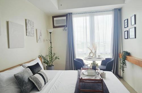 Ugong Apartment | Sky Garden View 55" TV A Million Escape Kasara Pasig