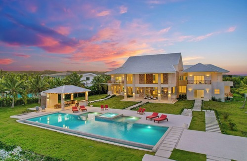 Punta Cana Villa | Sky-to-Sea 6BR Oceanfront Villa - Pool, Full Staff & Golf Cart in Cap Cana