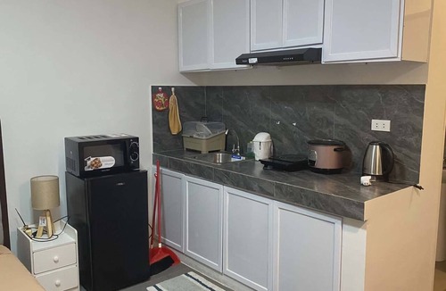 East Bajac-Bajac Apartment | Soothing studio with AC in lovely Olongapo City