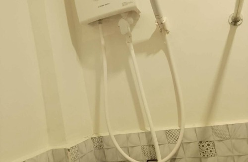 East Bajac-Bajac Apartment | Soothing studio with AC in lovely Olongapo City