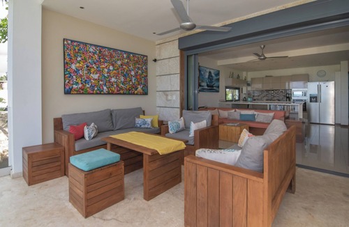 La Iglesia Condo | Sophisticated Beachfront 2-br Penthouse