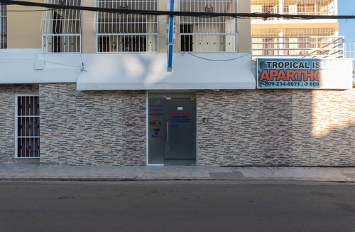 Corales del Sur Apartment | Spacious 2-Bedroom Apartment with Private Terrace Near SDQ Airport Fast Wi-F