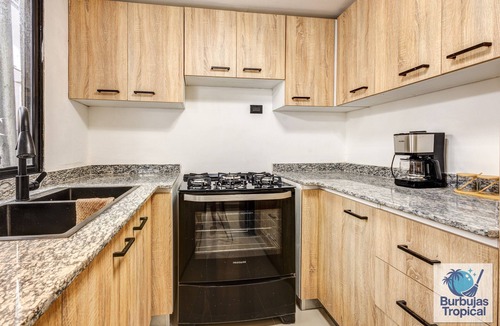 Villa Hermosa Apartment | Spacious 3-bedroom apartment with private Jacuzzi close to Cruise Terminal