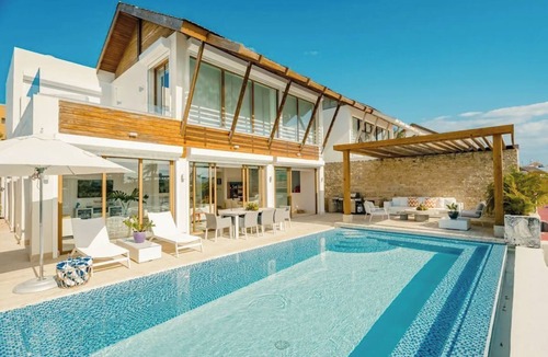 Cap Cana Marina Villa | Spacious 4-bedroom villa with WiFi, AC in charming Cap Cana, Punta Cana