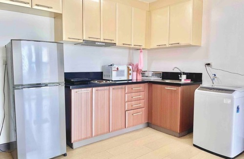Pinagsama Condo | Spacious BGC Retreat Near Venice #vlra24e