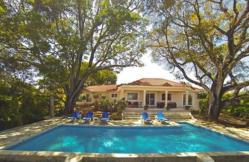 Urbanizacion Tavarez Villa | Spacious complex in gated Sosua residence, with sports courts, near beach&shops