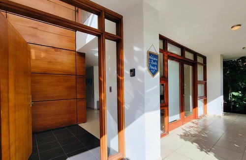 Villas Del Mar Villa | Spacious Trendy Villa At Metro Country Club