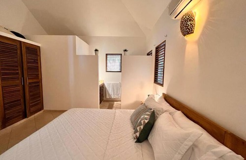La Iglesia Villa | Spacious Villa in Punta Popy ~ 200m to beach