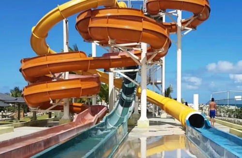 Los Maestros Apartment | Splash Into This Fabulous Waterpark Family Resort